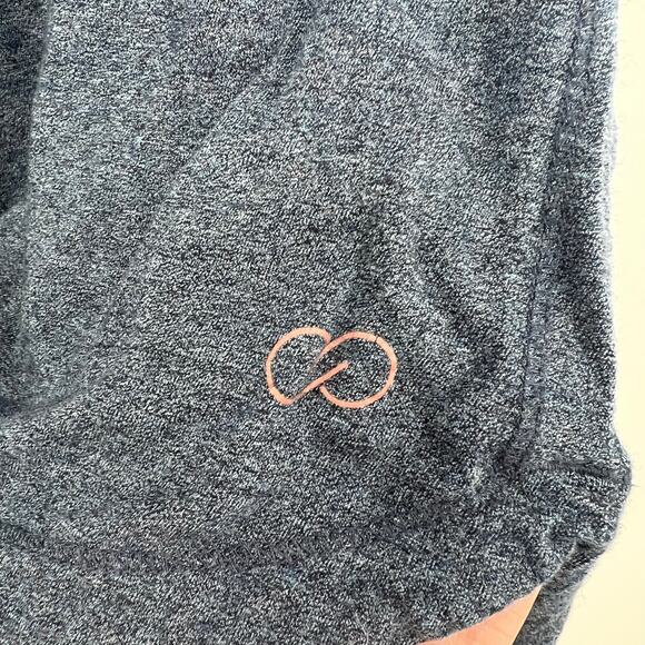 Calia by Carrie Underwood blue gray short sleeve crew neck top size medium - Picture 7 of 7